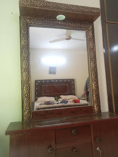 BEUTIFUL BED WITH DRESSING FOR SALE