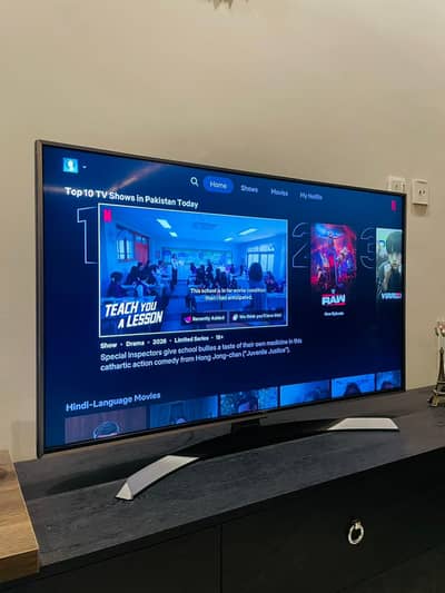 43" UHD 4K HDR Smart TV UJ75 Series
