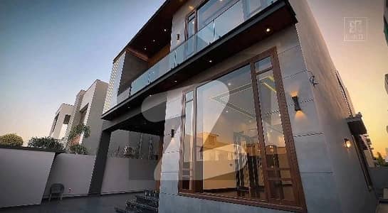 500 Square Yards House For sale In The Perfect Location Of DHA Phase 8 - Zone D