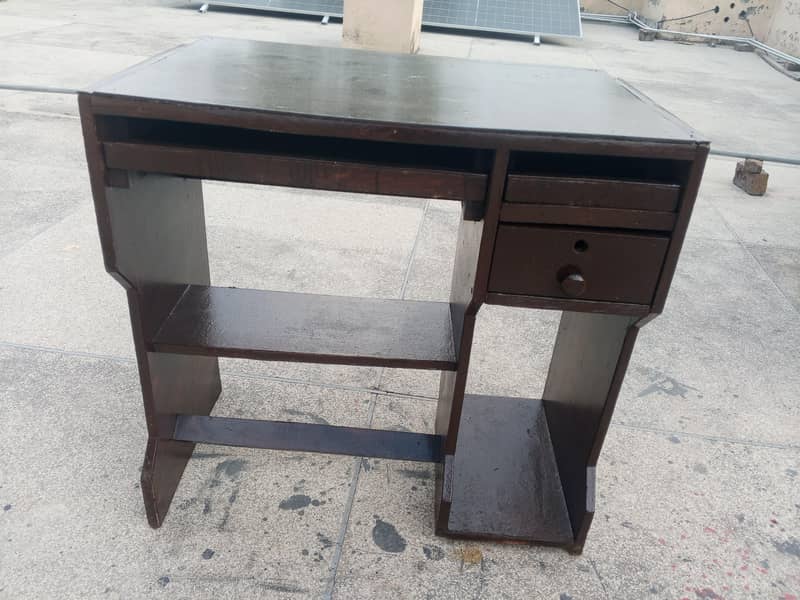 Computer Table 0
