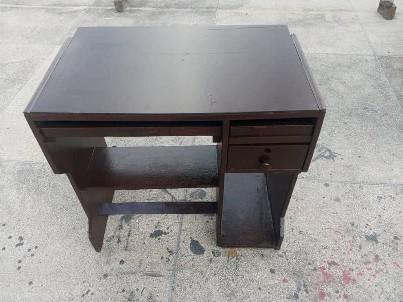 Computer Table 1
