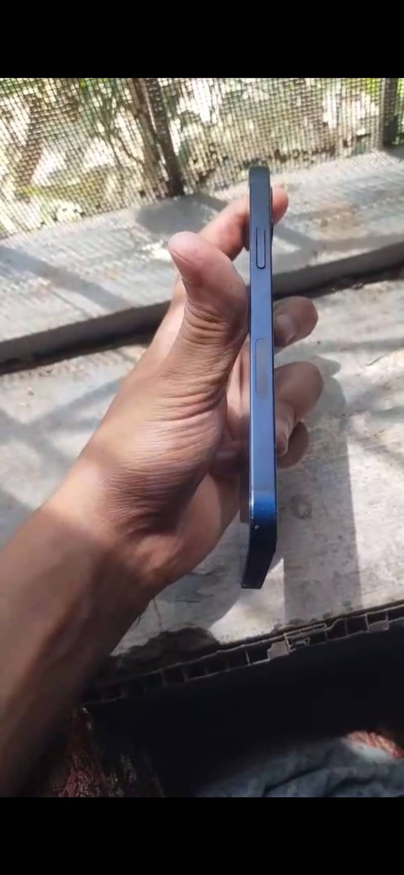 Apple iPhone 12 3