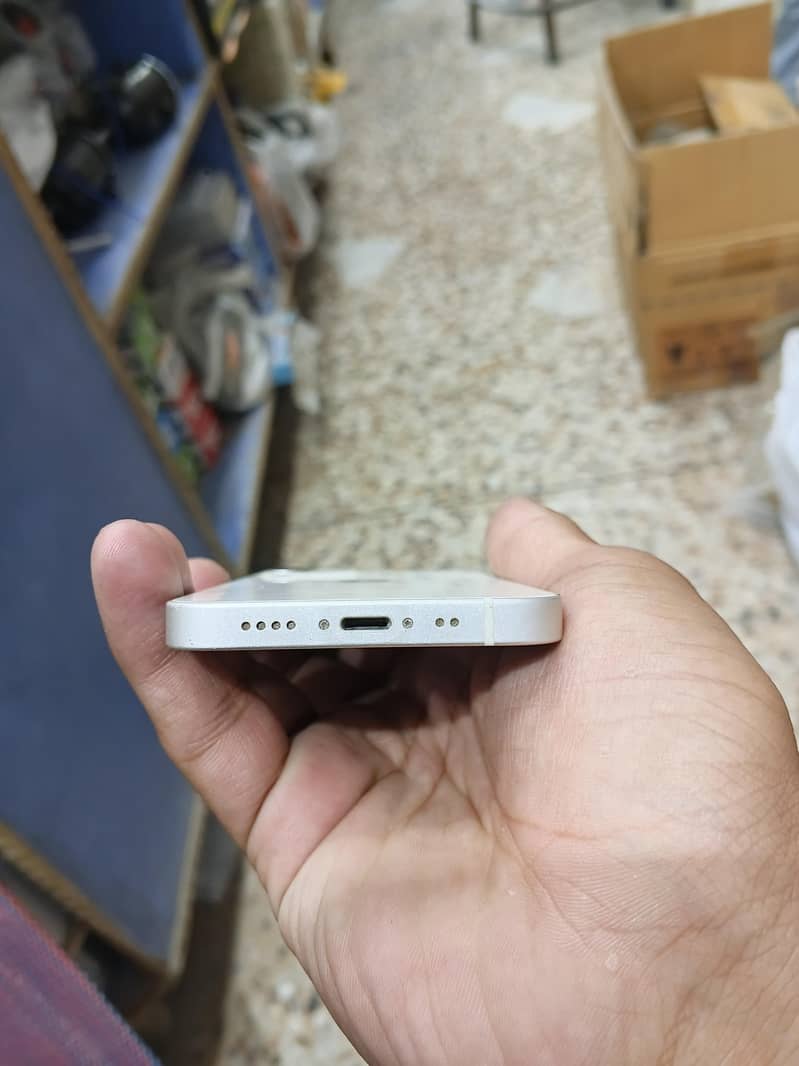 Apple iPhone 12 mini 3