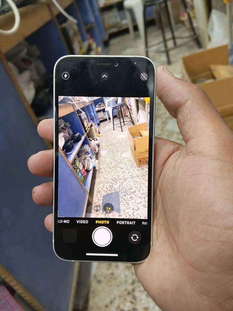 Apple iPhone 12 mini 4