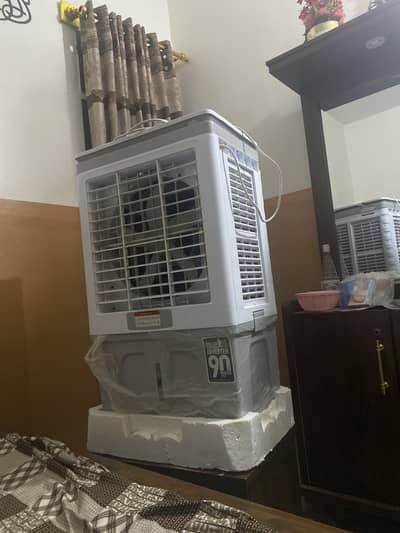 Hellow this cooler only one month used 2 years company warranty's