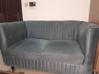 6 seater sofa set in good condition 1 year used.