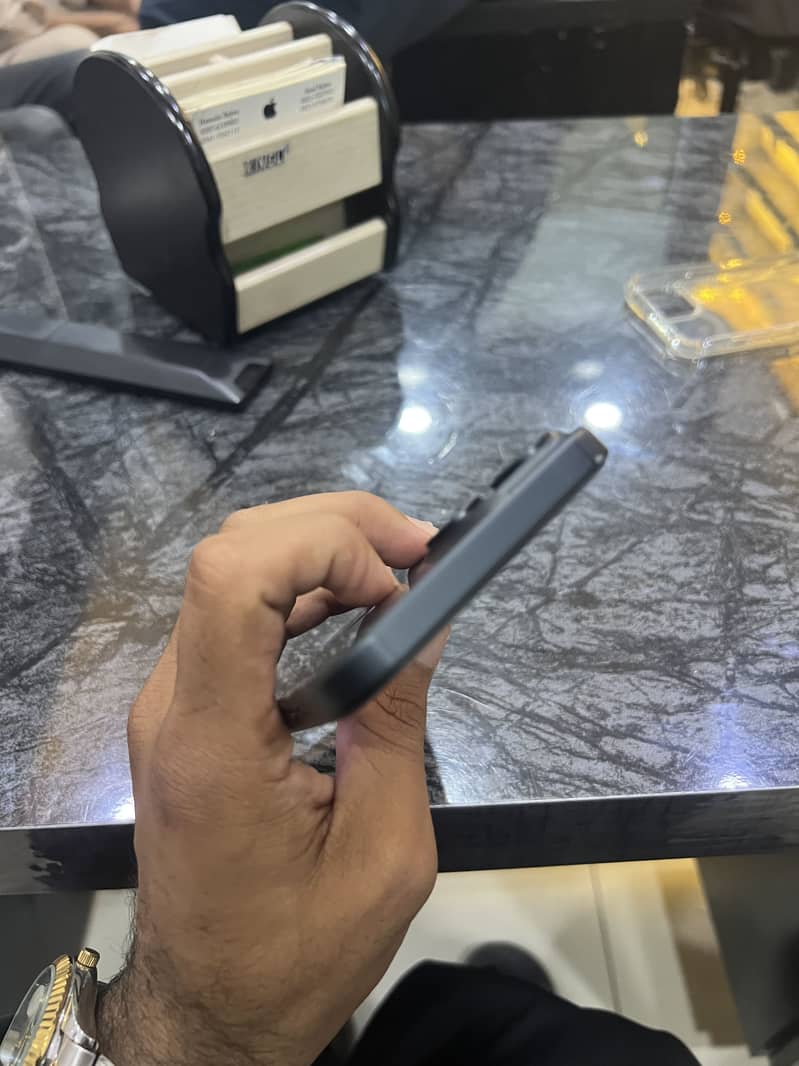 Apple iPhone 15 2