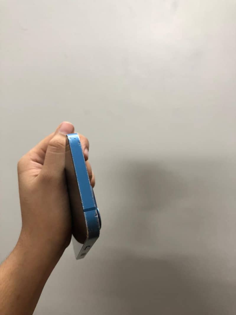 Apple iPhone 13 1