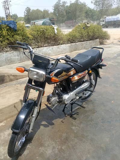 new condition bike 2025 model on hand use 1st owner hai