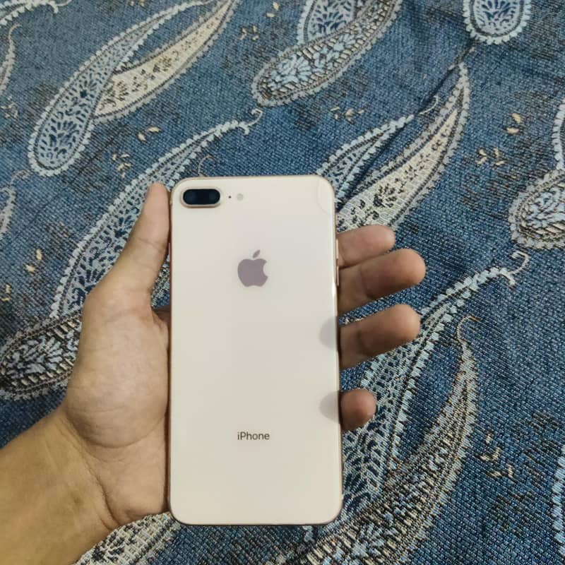 Apple iPhone 8 Plus 0
