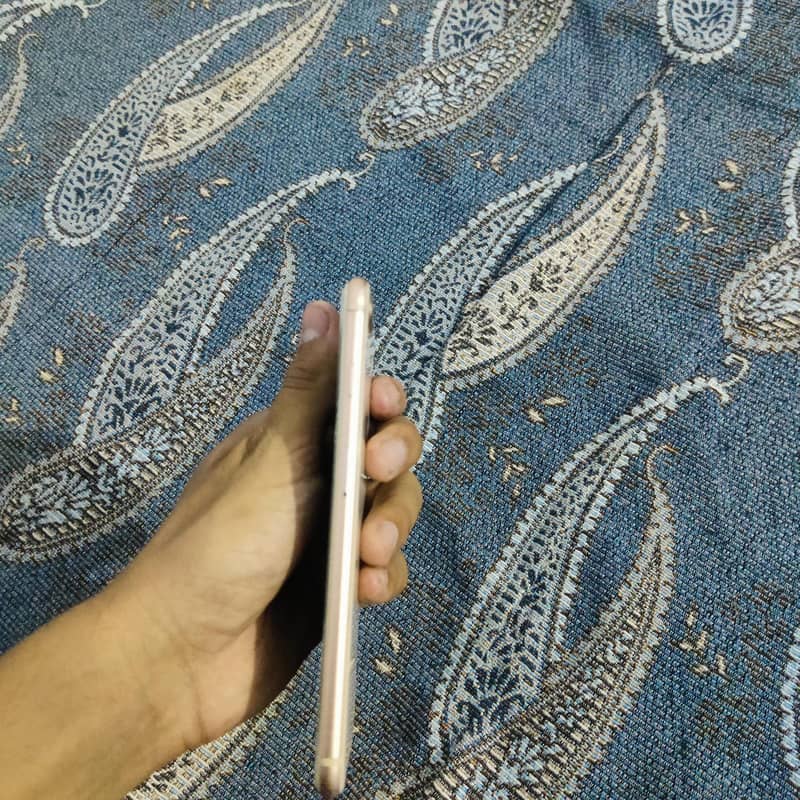 Apple iPhone 8 Plus 1