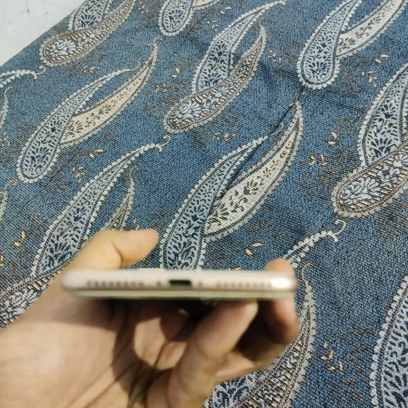 Apple iPhone 8 Plus 2
