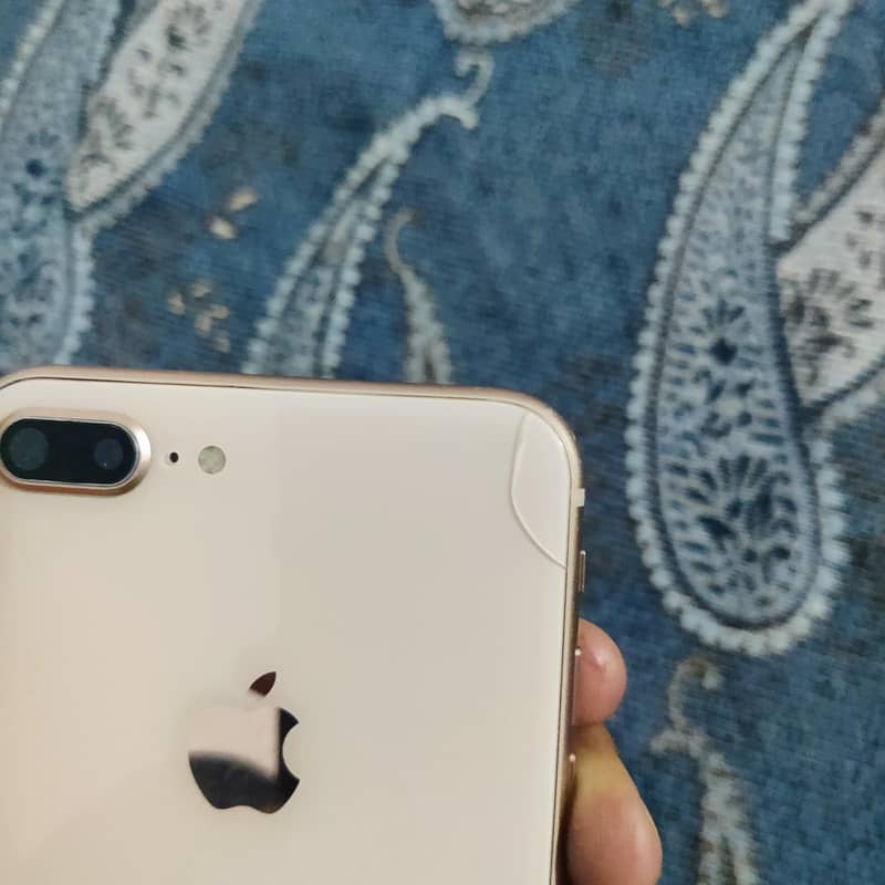 Apple iPhone 8 Plus 6