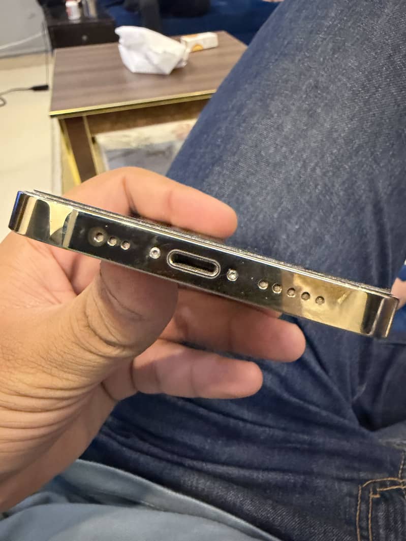 Apple iPhone 12 Pro 3