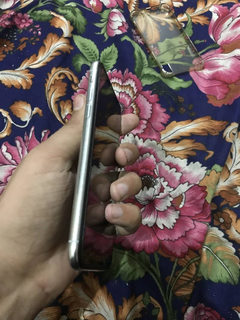 Apple iPhone X 6