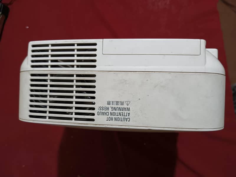 NEC Projector 4