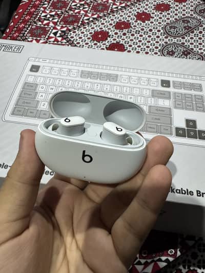 Beats Studio Buds