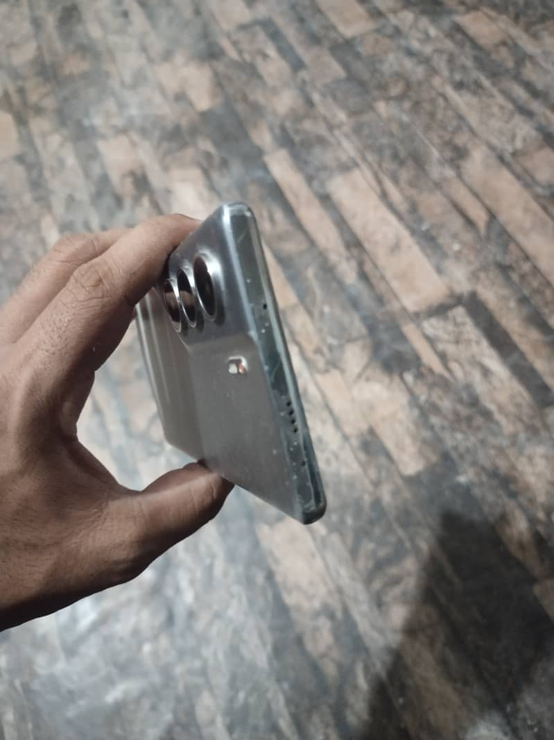 Tecno CAMON 40 Pro 1