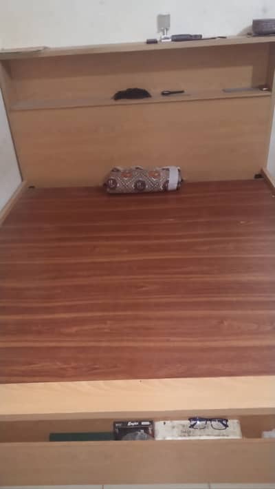 Bed w/o Mattress Cond. 10/10 0300-2340551
