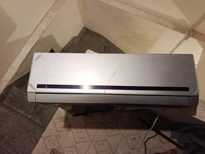 Mint condition AC non inverter AC Galanz
