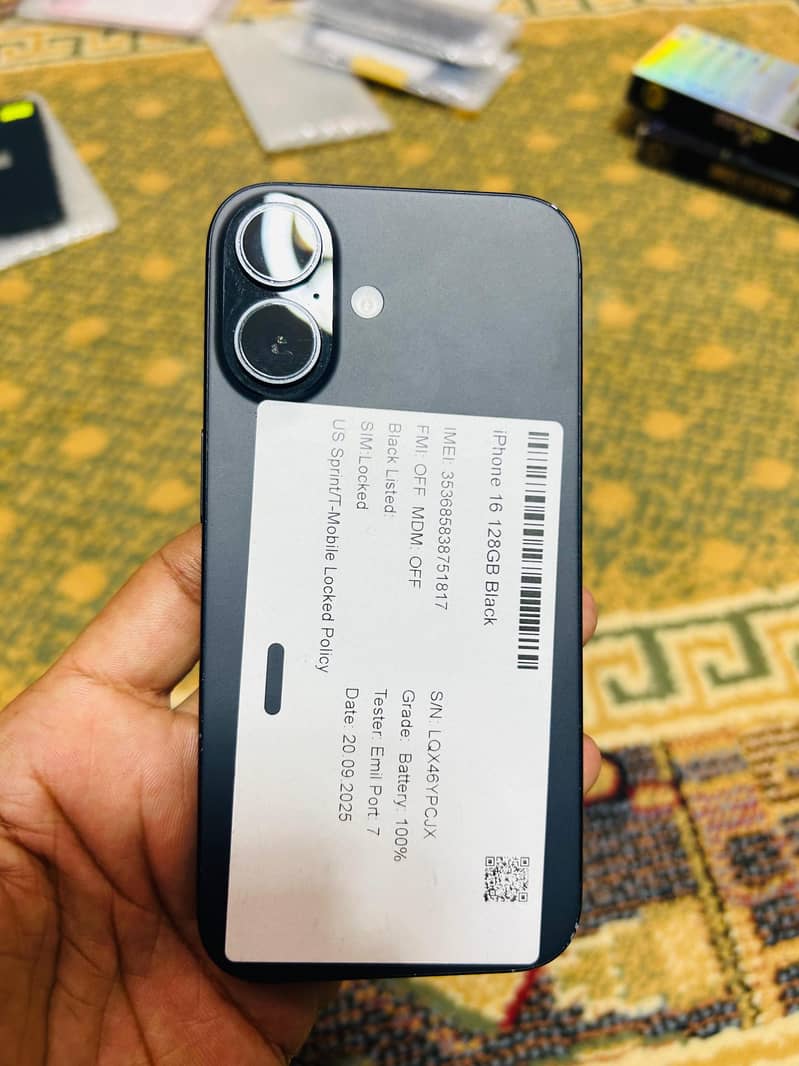 Apple iPhone 16 0