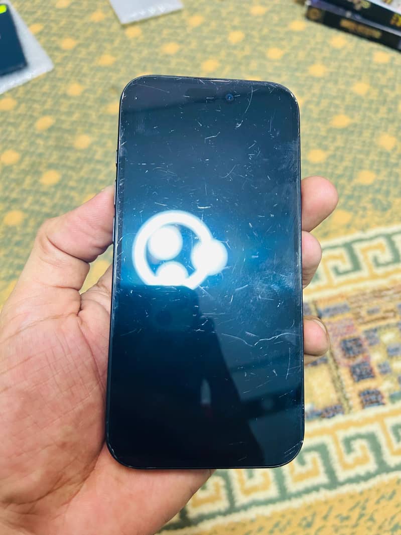 Apple iPhone 16 1