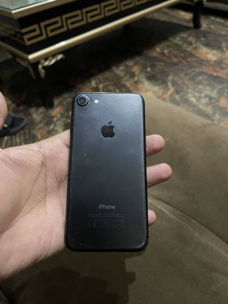 Apple iPhone 7 1