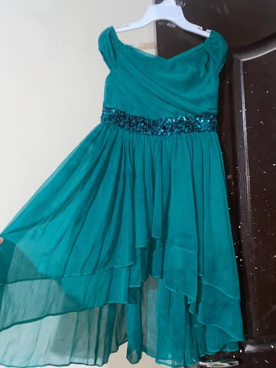 different sizes 1.5 , 4, ND 5 to 6 year