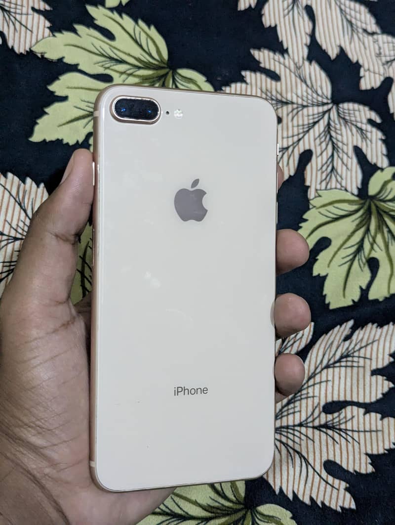 Apple iPhone 8 Plus 1