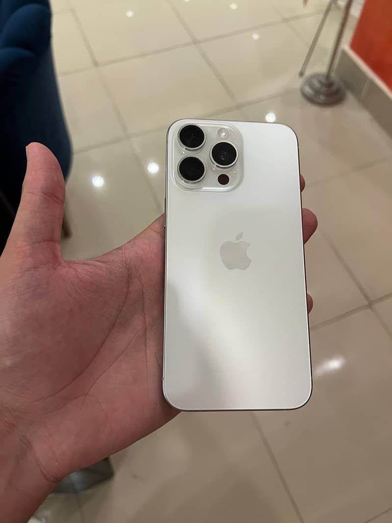 iPhone 15 pro max 0