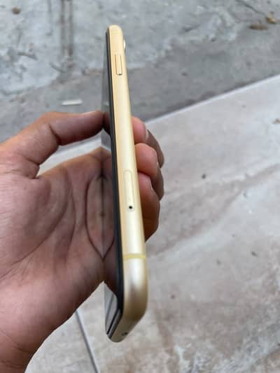 Apple iPhone XR