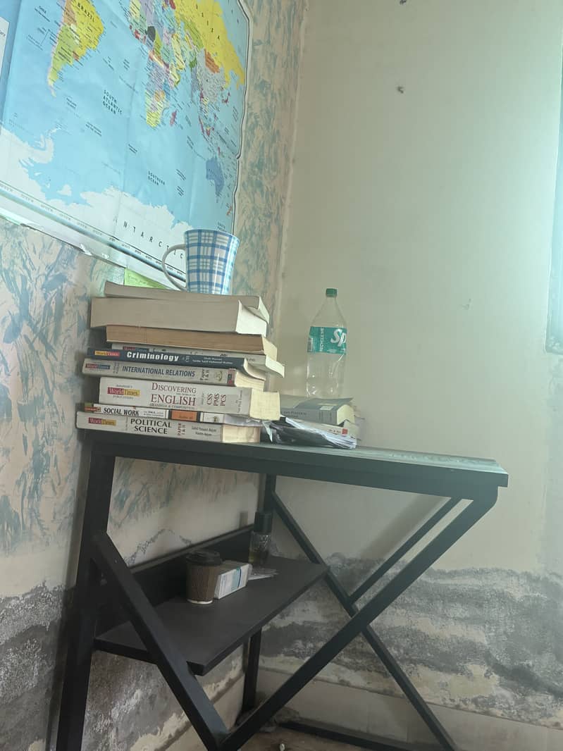 Study table / work table 0