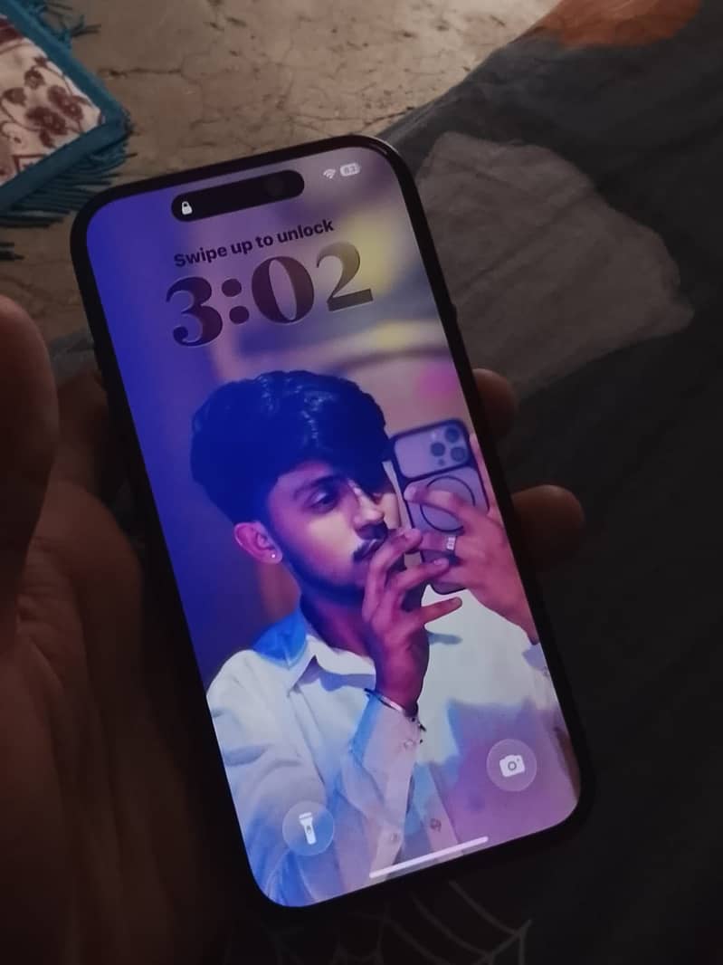 Apple iPhone 15 4