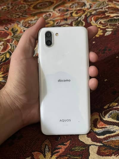 Sharp Aquos R2