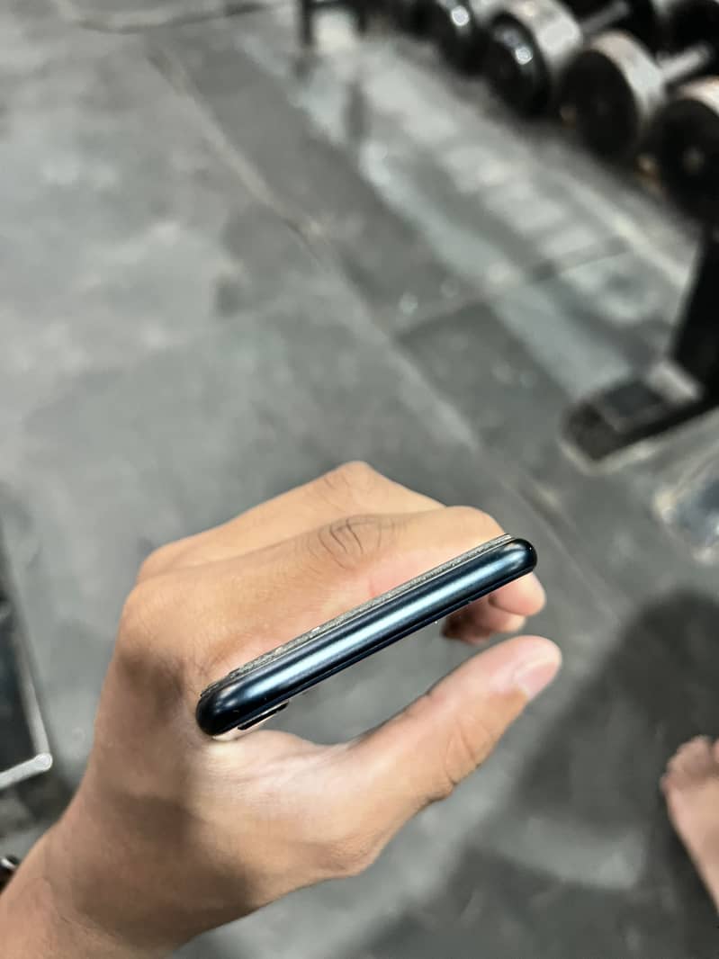 iPhone SE 0