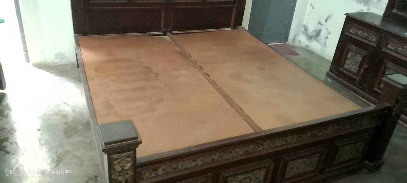 Bed with dressing table 1