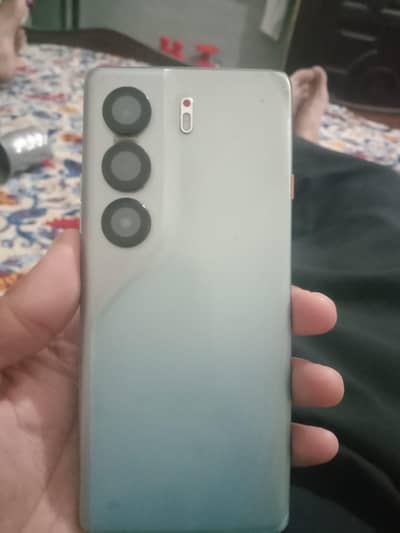 Tecno CAMON 40 Pro