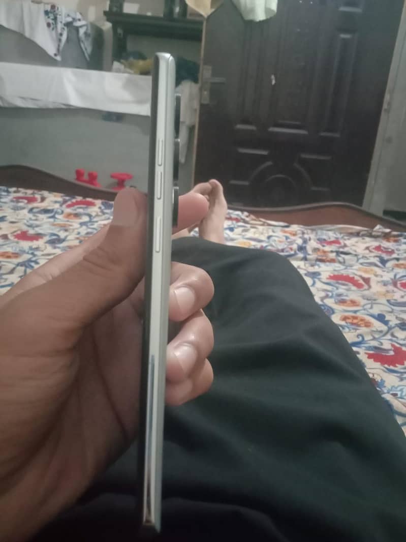 Tecno CAMON 40 Pro 4