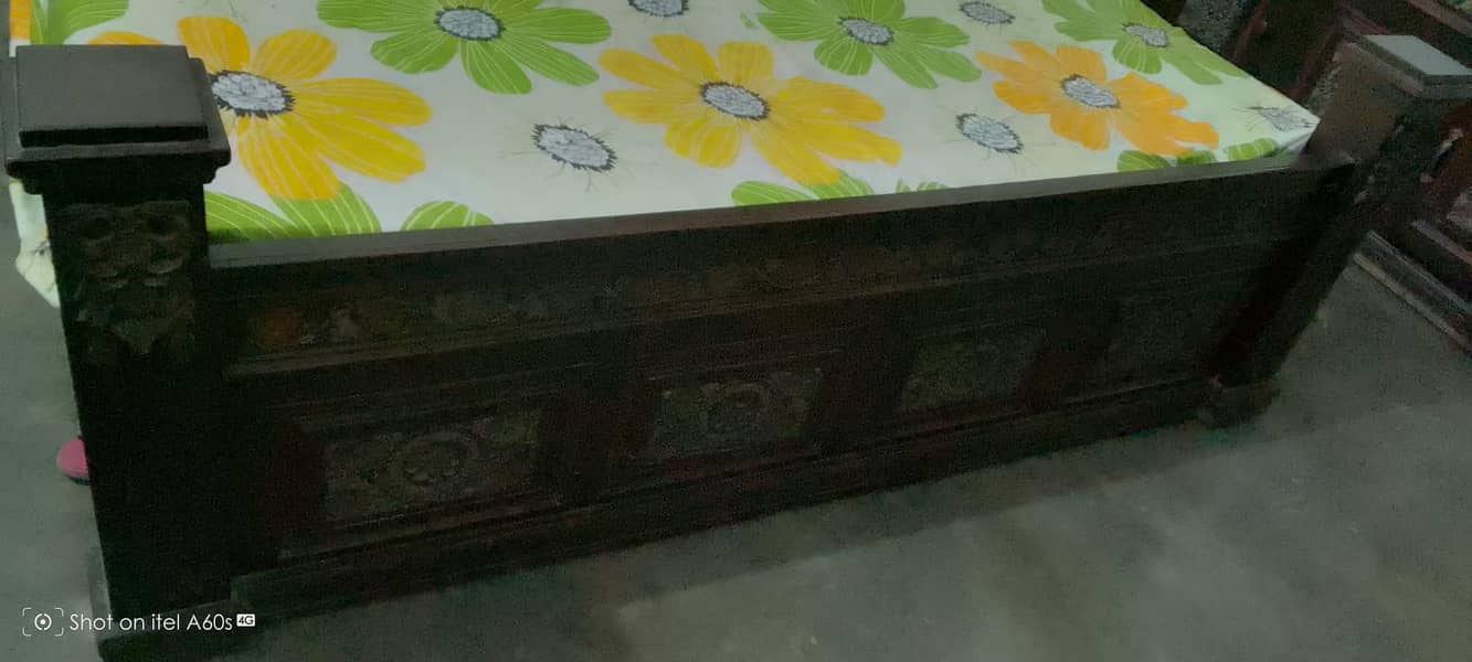 Bed with dressing table 3