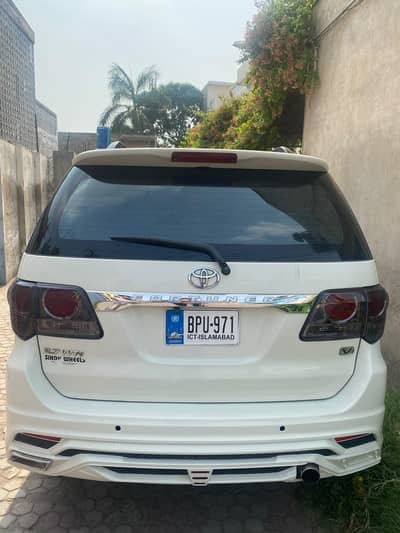Toyota Fortuner 2013 model car in good condition