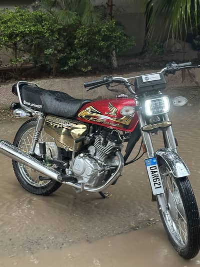 Cg 125S Gold edition 2025 (black colour)
