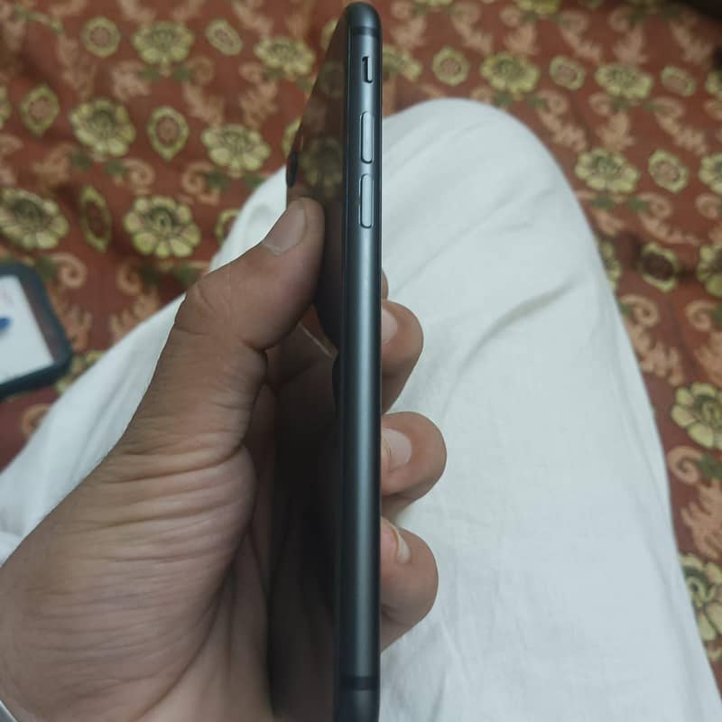 Apple iPhone 8 1