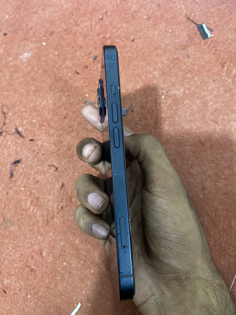 Apple iPhone 13 3