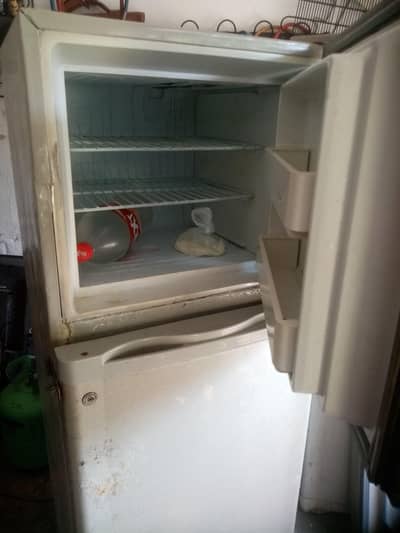 Dowlanc refrigerator hai