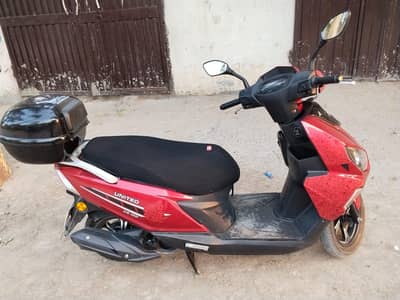 United Petrol Scooty - Low Mileage - RS 2.50 Lac (Urgent Sale)
