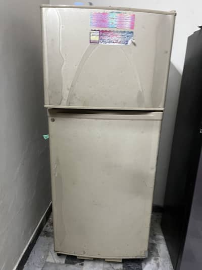 Dawlence full size refrigerator-freezer