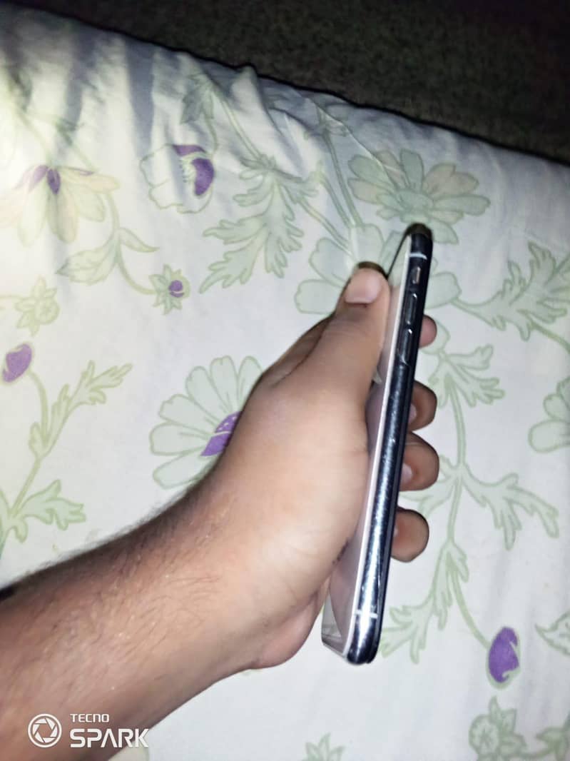 Apple iPhone X 1