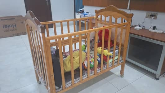 baby cot and craddle
