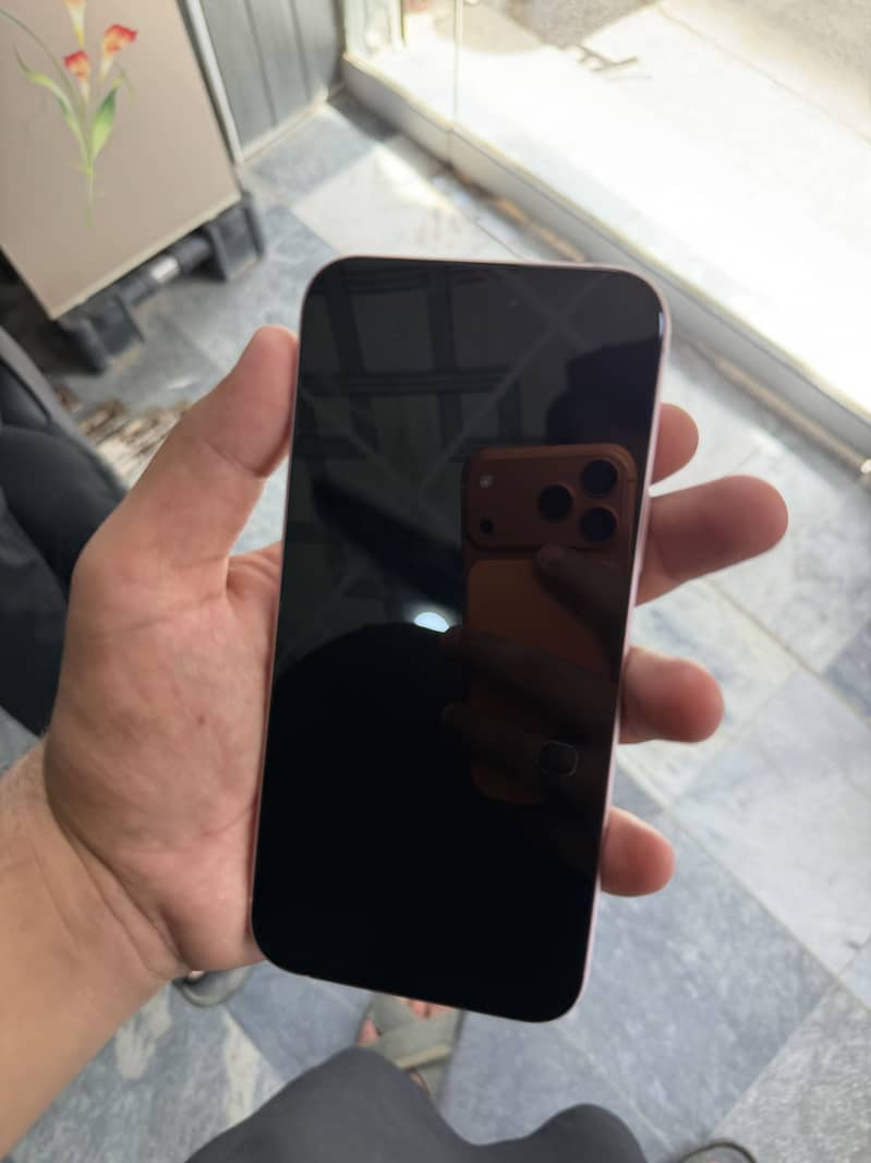 Apple iPhone 15 plus 4