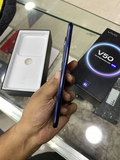 Vivo V50